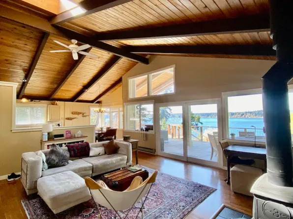 720 W Herron Blvd NW, Lakebay, WA 98349