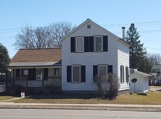 402 8th St, Baraboo, WI 53913