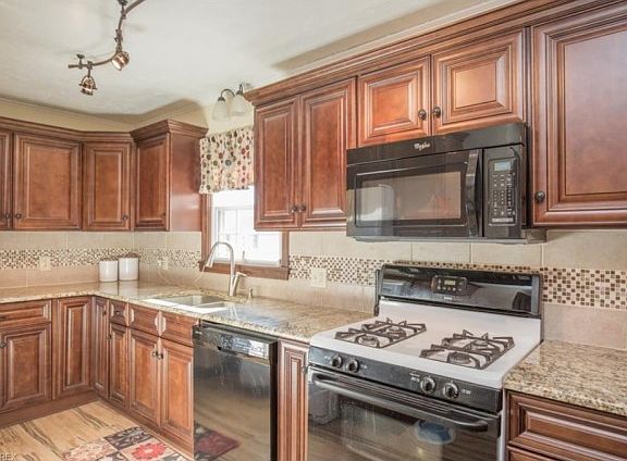 4th image of 951 Jones Dr