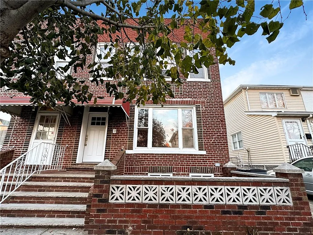 1846 W 4th St photo 1