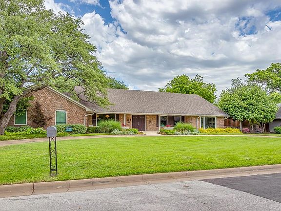 5th image of 6819 Briar Cove Dr