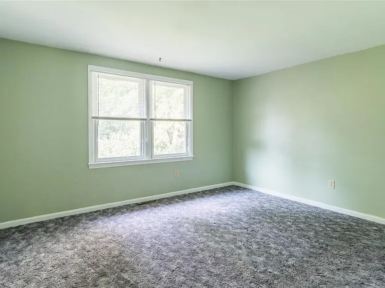 19 Jennifer Dr — Photo 9