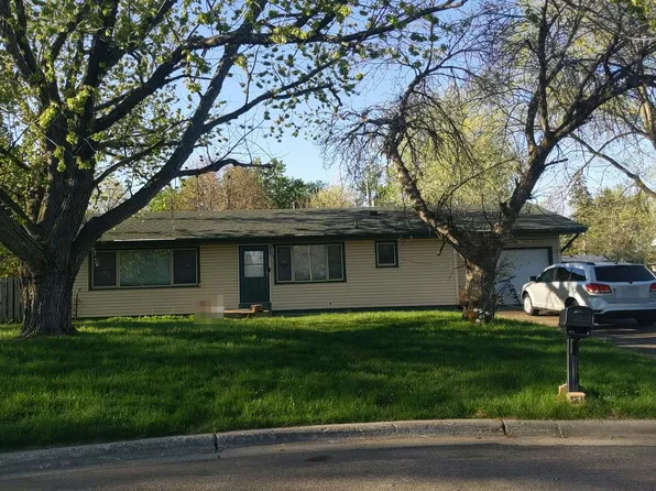 916 Viceroy Dr NE, Spring Lake Park, MN 55432