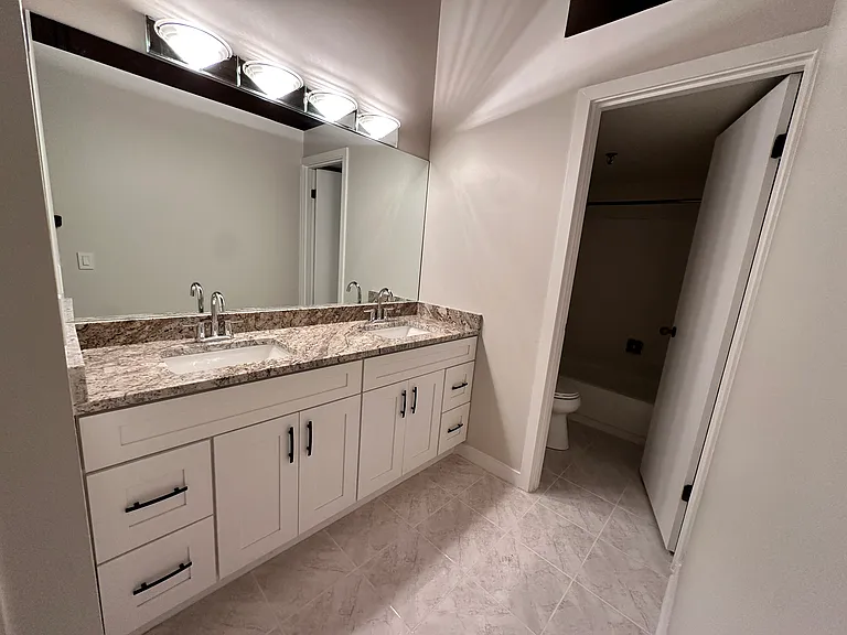 540 N Lake Shore Dr #518 — Photo 4