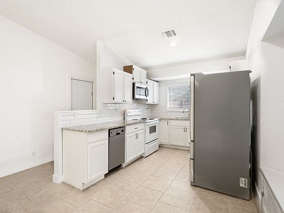4th image of 4003 Sunrise Creek Dr