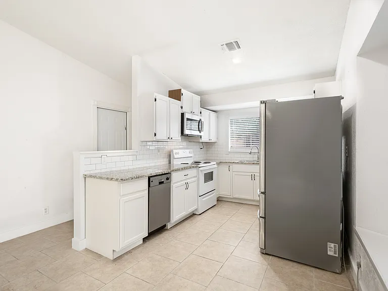 4003 Sunrise Creek Dr — Photo 4