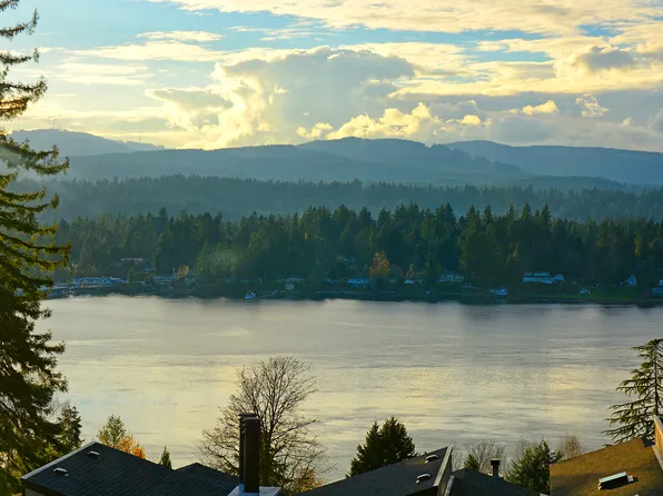3134 Sahali Dr NE, Bremerton, WA 98310
