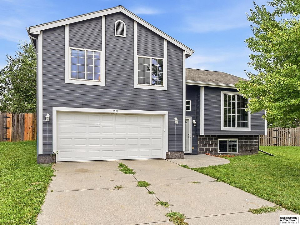1st image of 7511 N 73rd Cir