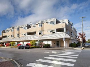 2490 Bevan Ave #204, Sidney, BC V8L5C6