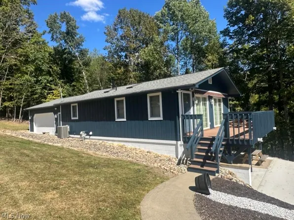 5 Latonka Trl, Malvern, OH 44644