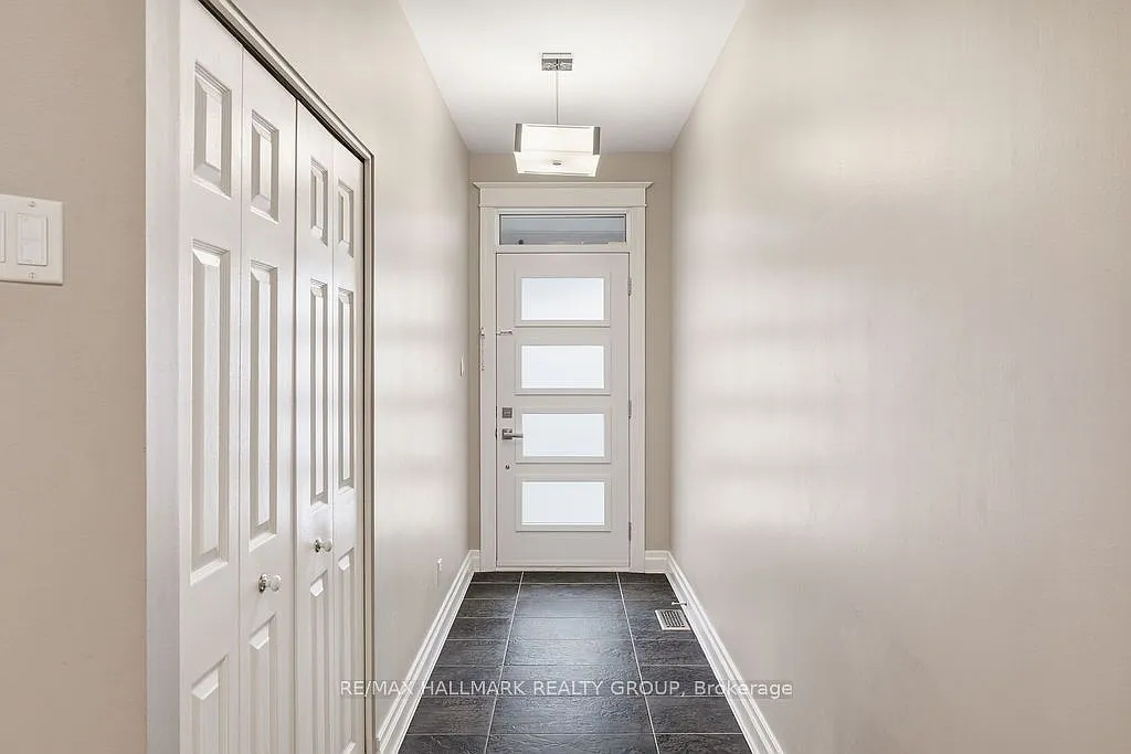 3 bed, $5,400 — Photo 3