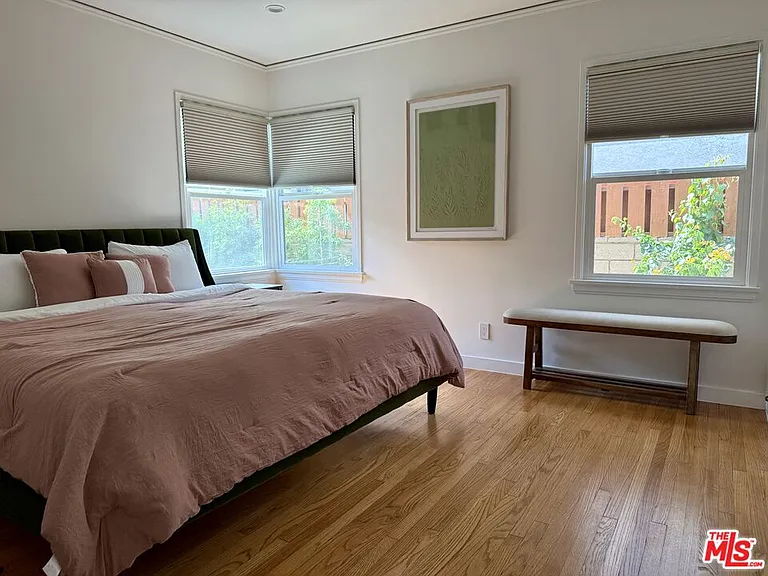 546 Hahn Ave — Photo 12