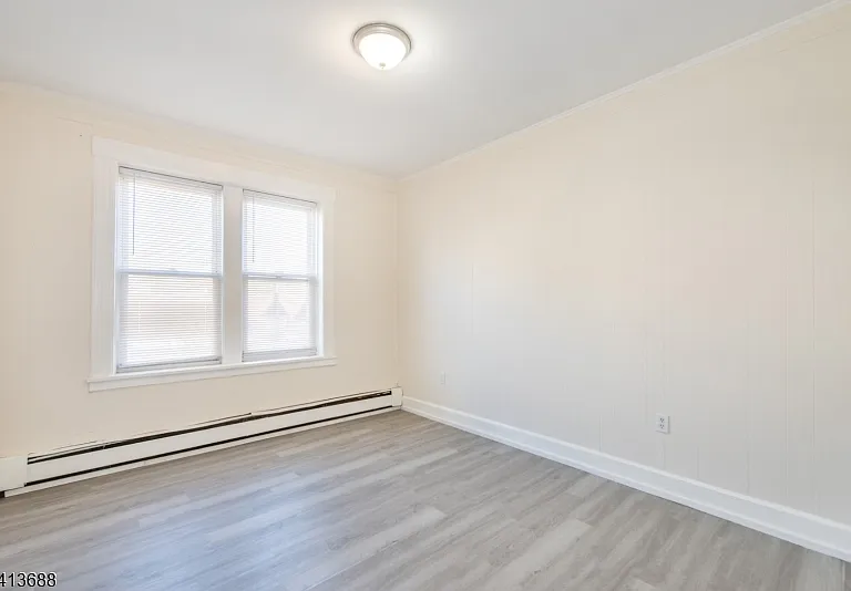 226 Franklin Ave #2R — Photo 2