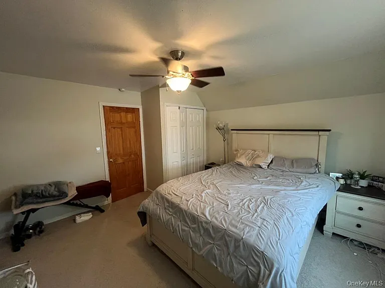 551 W Walnut St #UPPER — Photo 15