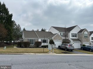 660 Springhouse Ln, Hummelstown, PA 17036