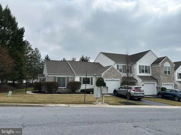 660 Springhouse Ln, Hummelstown, PA 17036