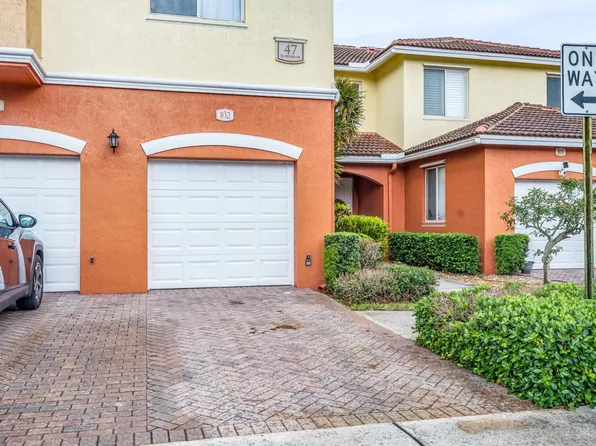 47 SE Sedona Cir APT 102, Stuart, FL 34994