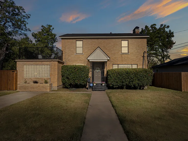 2321 Lawrence St — Photo 25