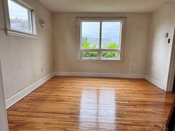 5th image of 29 Rockdale Ave
