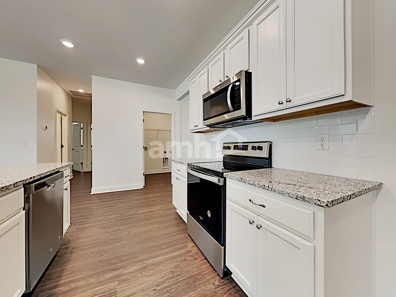 3 bed, 2.0 bath, 1605 sqft, $2,530 — Photo 4
