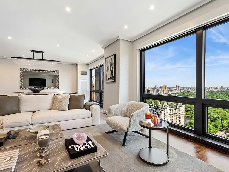 721 5th Ave #34EF — Photo 3