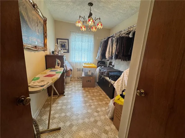 1992 West 13th Street image 11 of 23