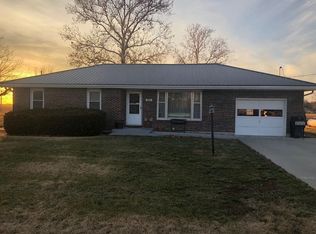 302 Floyd Rd, Orrick, MO 64077