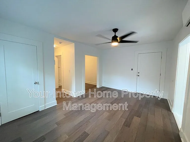 1215 Euclid Ave NE #7 — Photo 9