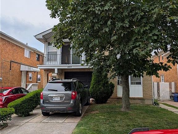 3rd image of 653 Hylan Blvd