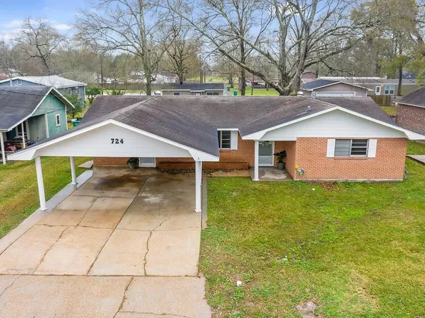 404 Poole St, Sulphur, LA 70663