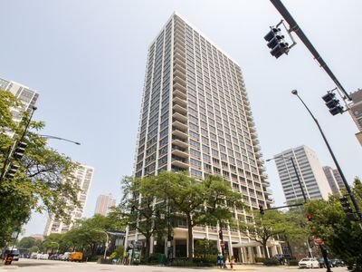 88 W Schiller St APT 906, Chicago, IL, 60610