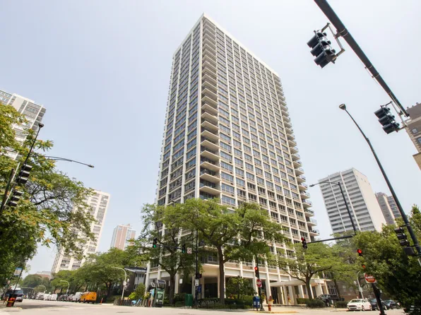 88 W Schiller St APT 906, Chicago, IL 60610