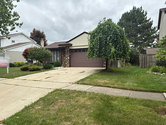 2nd image of 24705 Colonial Dr