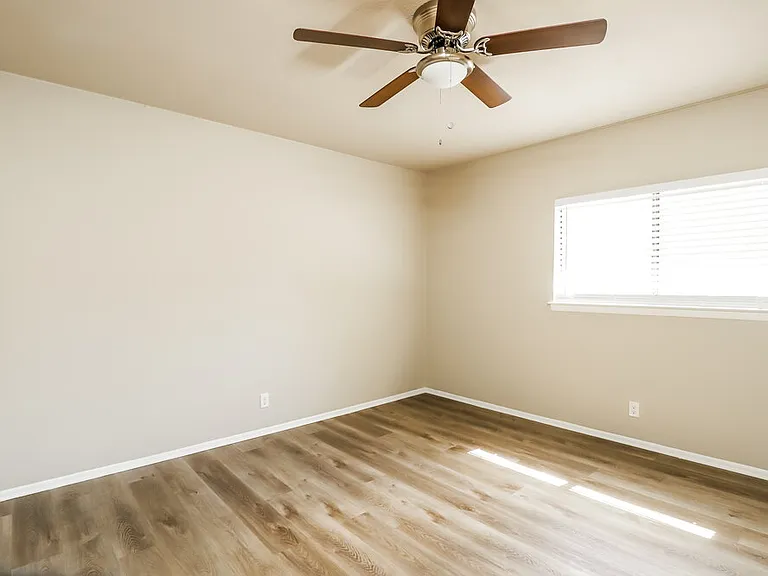 10420 Arbor Blf — Photo 11