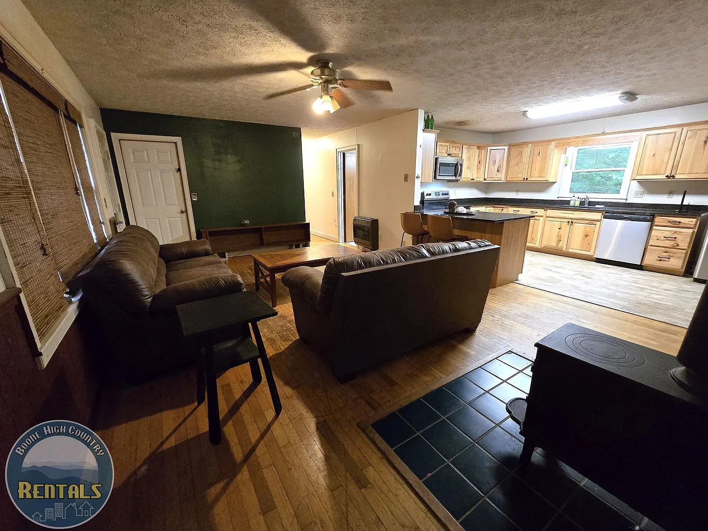 Three Bedroom Upper Unit in Boone All Utilities Included — Photo 4