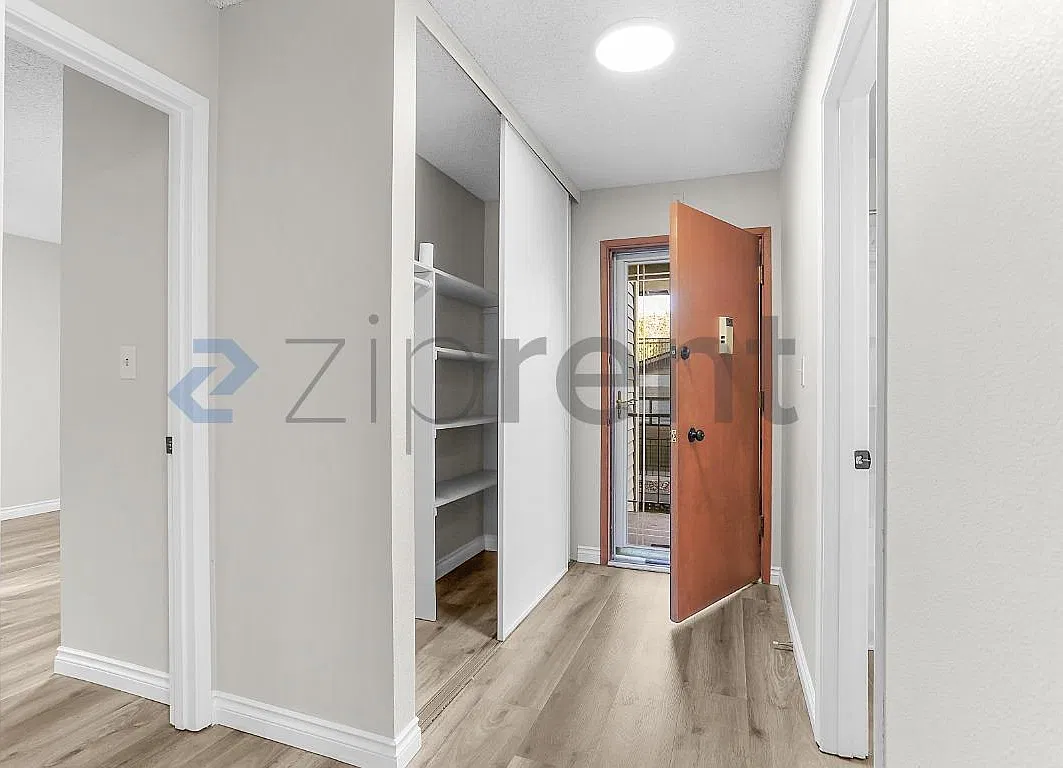 1 bed, 687 sqft, $2,145 — Photo 3