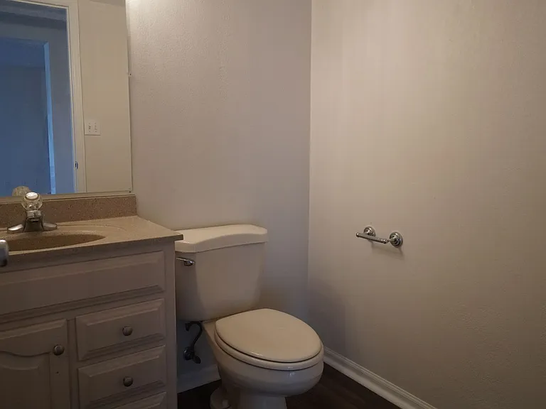 2205 Parliament Dr — Photo 23