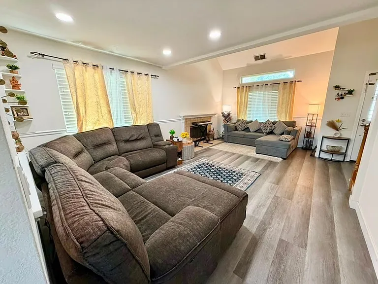 7293 Valley Trails Dr — Photo 5