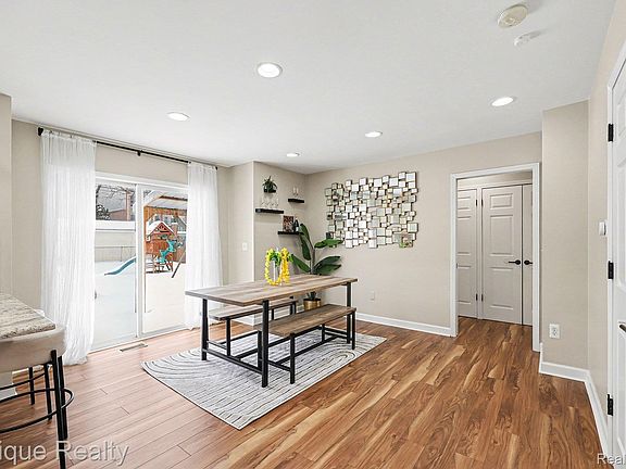 5th image of 3788 Dearborn Ave