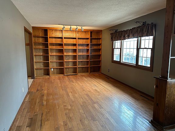 4th image of 12855 Lawrence Rd