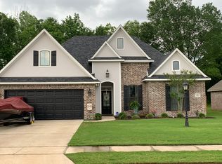 633 Lessie Dr, Stonewall, LA 71078