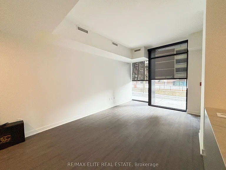 55 Charles St E #Townhouse 10 — Photo 3