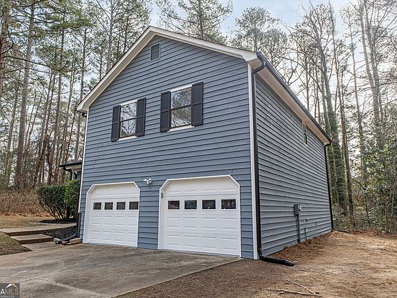 3rd image of 2369 Red Barn Rd SW