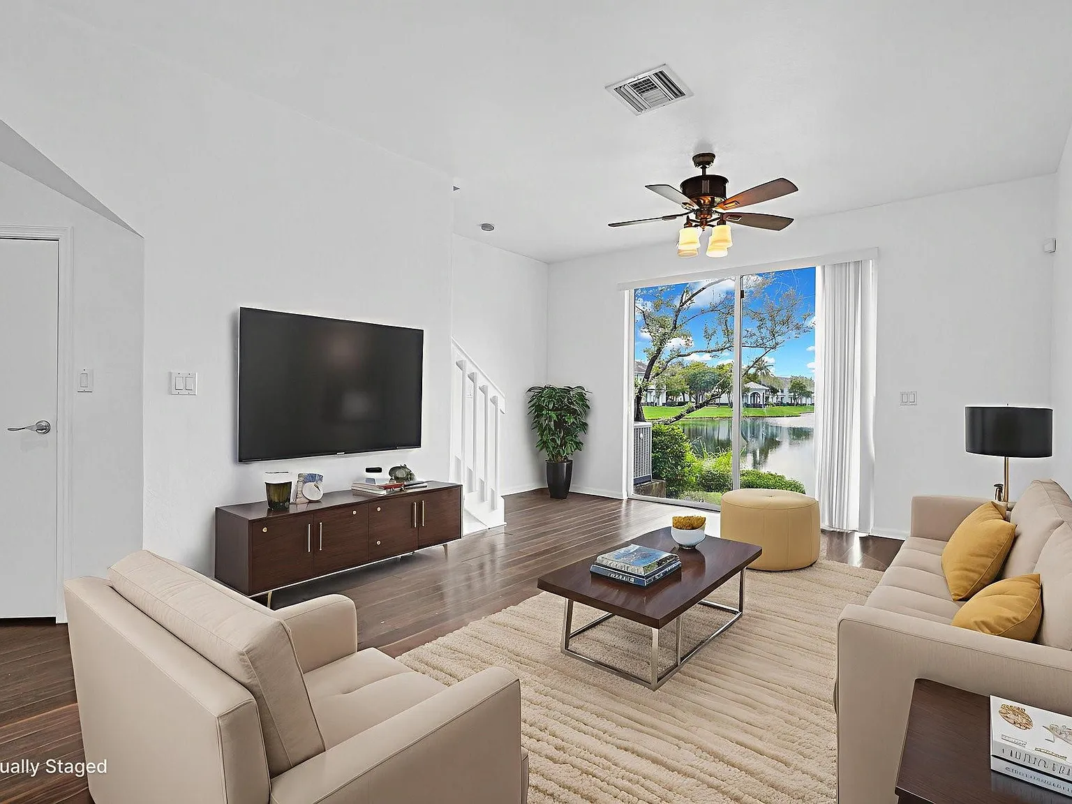 3 bed, 2.5 bath, 1394 sqft, $2,550 — Photo 3