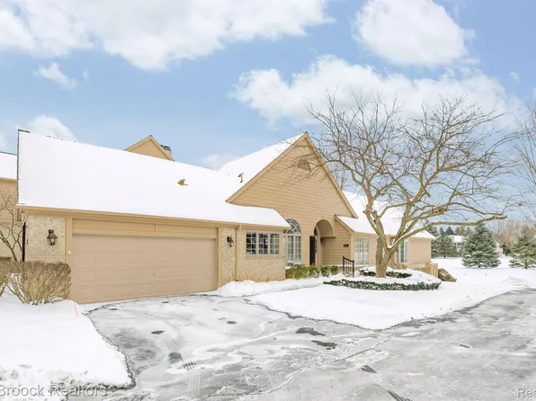 445 Cambridge Way, Bloomfield Hills, MI 48304