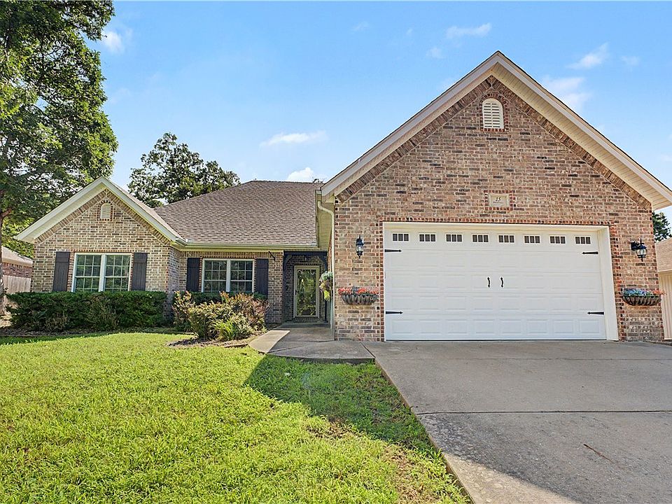 1st image of 15 Thackery Ln