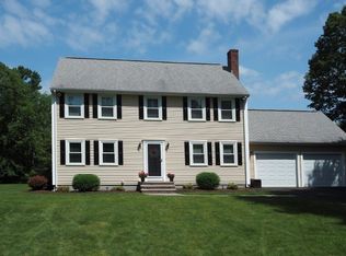 19 Bunker Ln, Natick, MA 01760