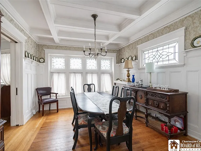 98 Forest Ave — Photo 7