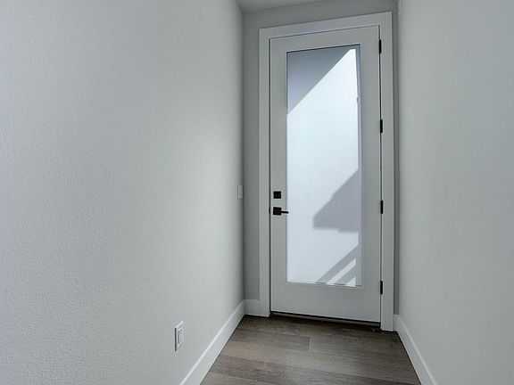 Townhome entry way and foyer