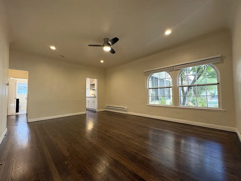 530 Webster St #11 — Photo 3